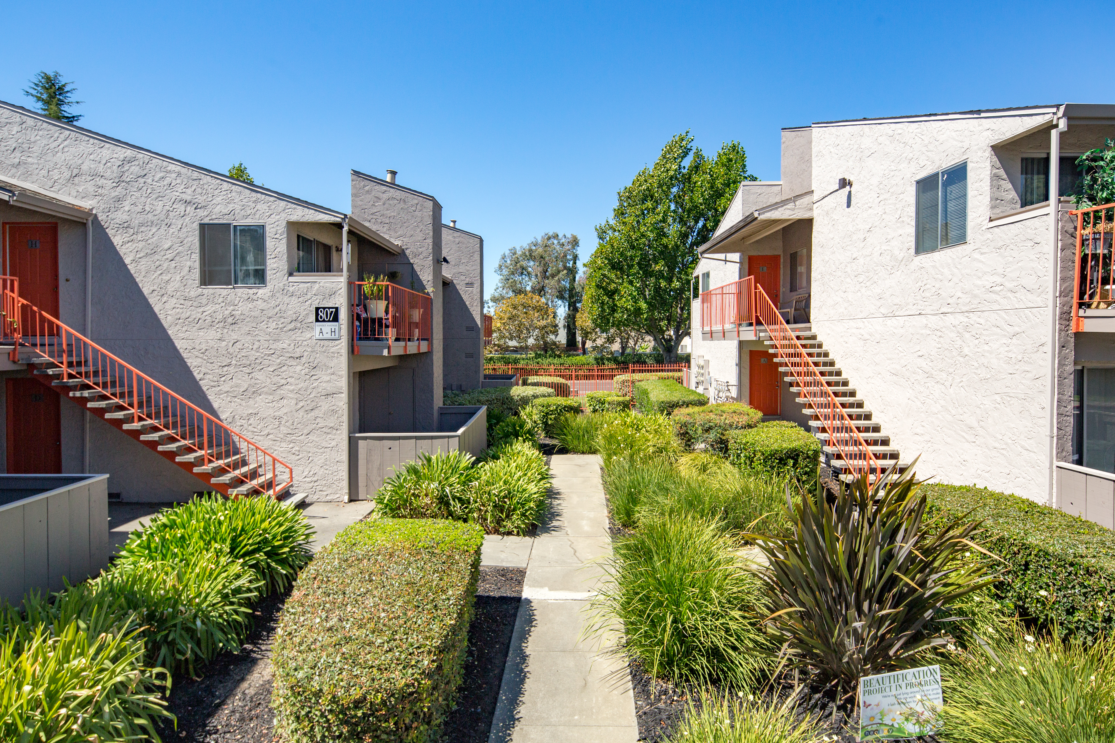 The Henley Apartment Homes The Multifamily Advisory Group at Cushman