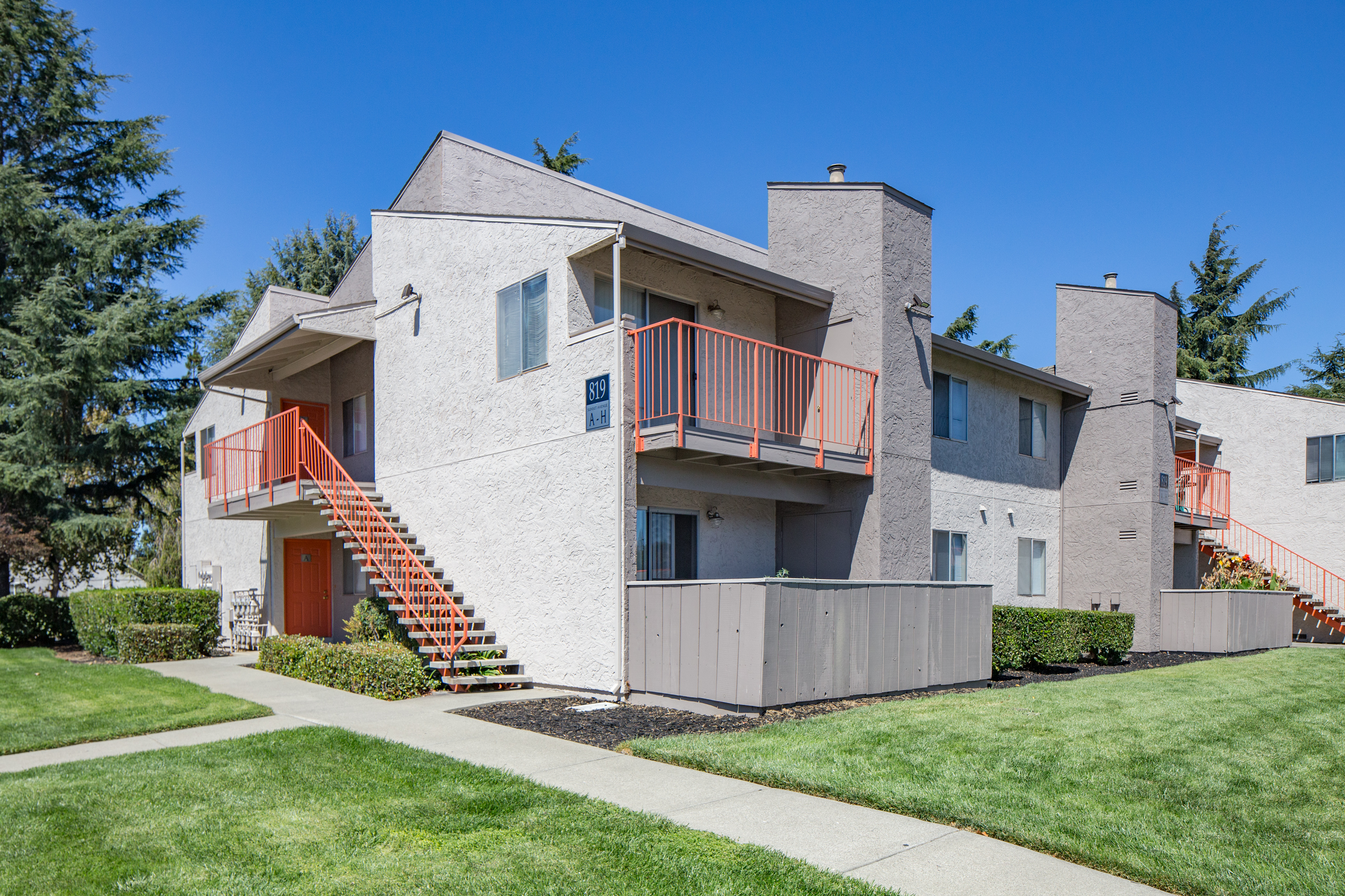 The Henley Apartment Homes The Multifamily Advisory Group at Cushman