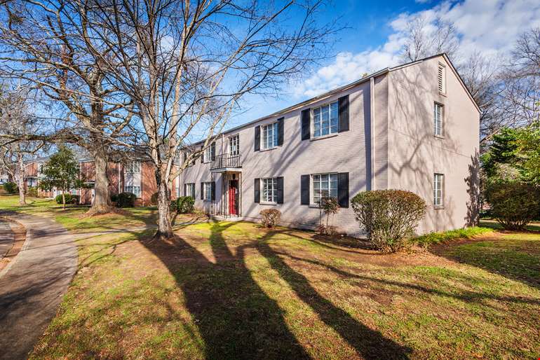 Olde Town at Bailey Court The Multifamily Advisory Group at Cushman Olde Town at Bailey Court The Multifamily Advisory Group at Cushman