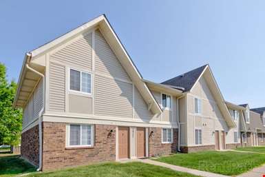 Country Lake Townhomes