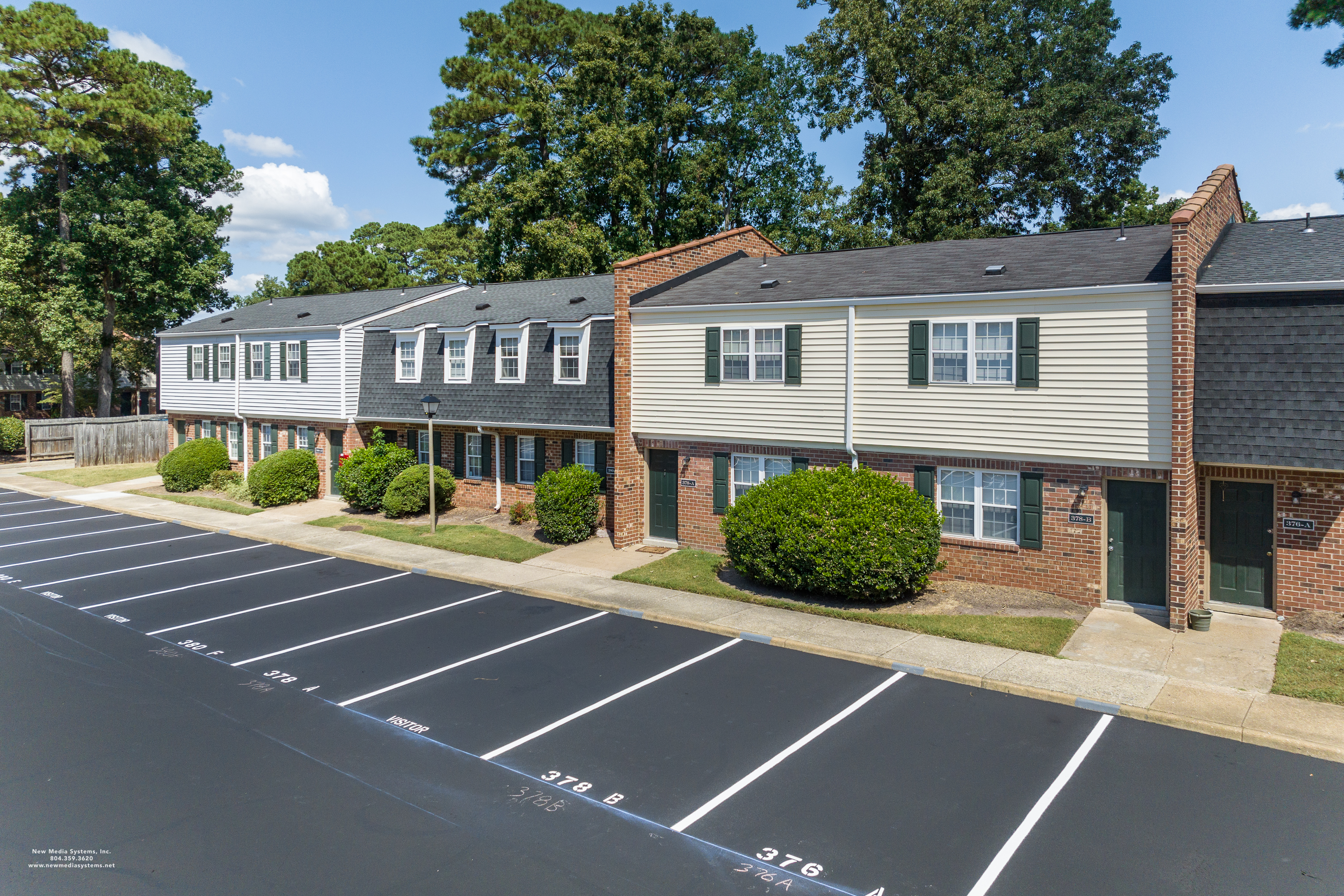 Hickory Point Townhomes The Multifamily Advisory Group at Cushman